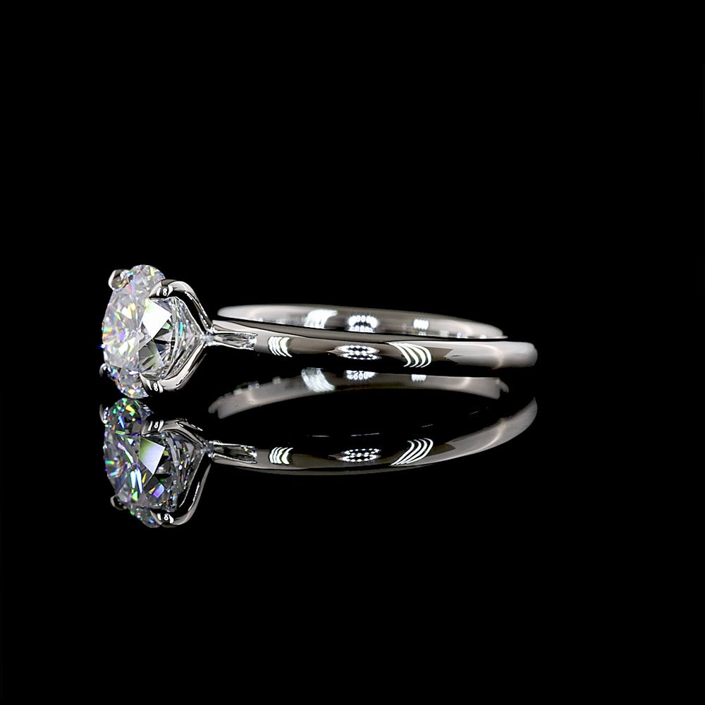Platinum Round Solitaire Ring with 1.35 Carat Lab-Grown D VVS2 Brilliant Cut Diamond - IGI Certified - Covaloro Fine Jewelry