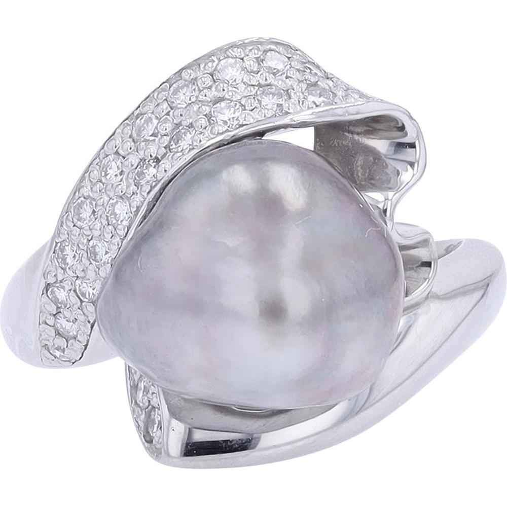 Platinum Tahitian Pearl Ring - Oceanic Elegance with 0.25 Carat Diamonds
