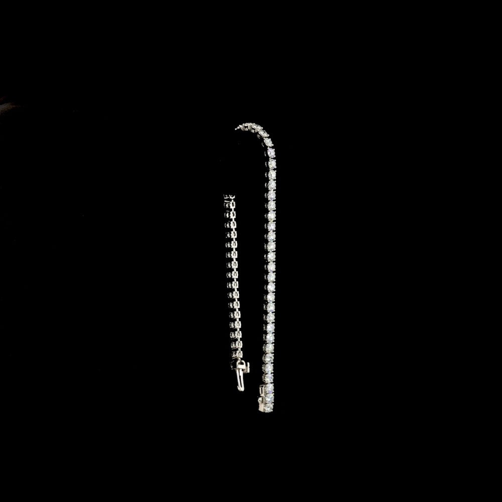 Platinum Tennis Bracelet with 4.9 Carats Round Brilliant Lab-Grown Diamonds - E-F Color, VS Clarity, 55 Stones in Secure Prong Setting - Covaloro Fine Jewelry