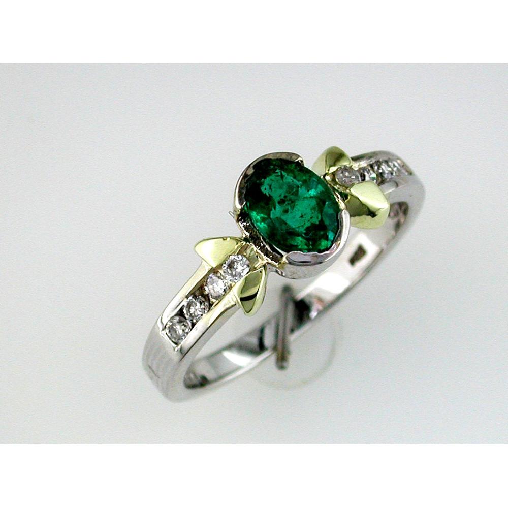 Radiant 14K White Gold Emerald and Diamond Ring - Timeless Elegance