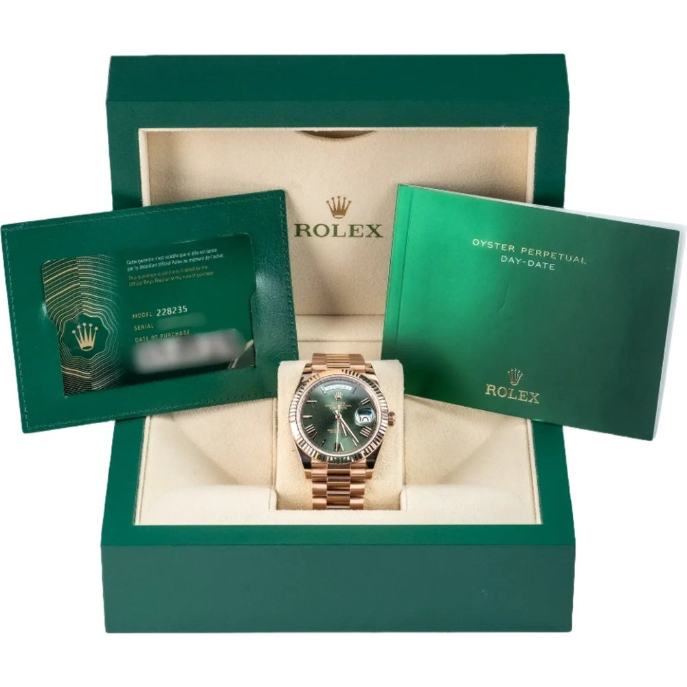 Rolex Day-Date 40 Olive Green Roman Everose Gold - Ref. 228235 / Pre-Owned