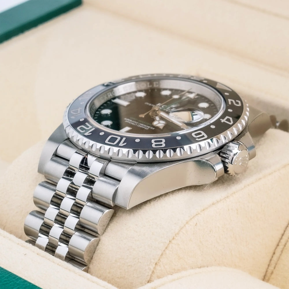 Rolex GMT-Master II "Bruce Wayne" 40mm Oystersteel Jubilee - Ref. 126710GRNR / Pre-Owned