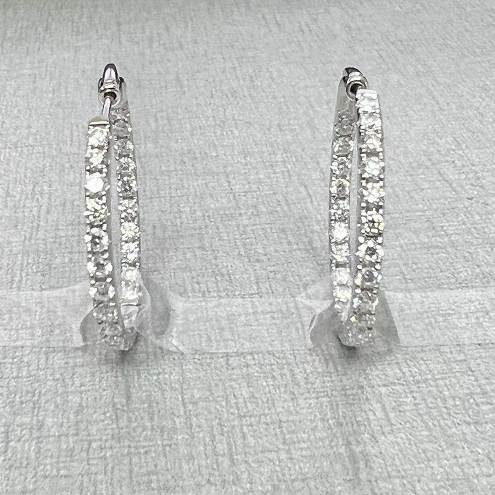 Roman & Jules - 14K White Gold Hoop Earrings with Micropavé Set Round Diamonds - 1.50 Carat Total Diamond Weight