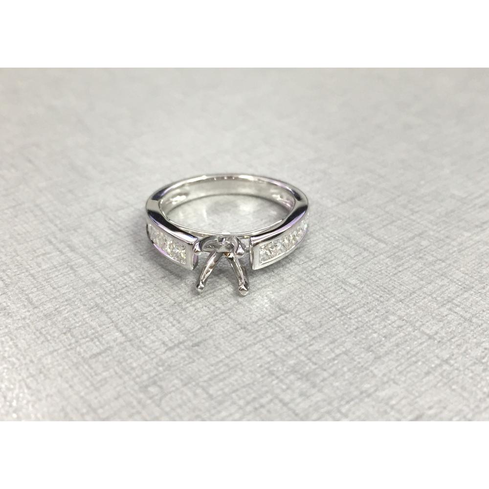 Roman & Jules - 14K White Gold Modern Princess Shank Engagement Setting with Princess Cut Diamonds - 0.78 Carat Total Diamond Weight