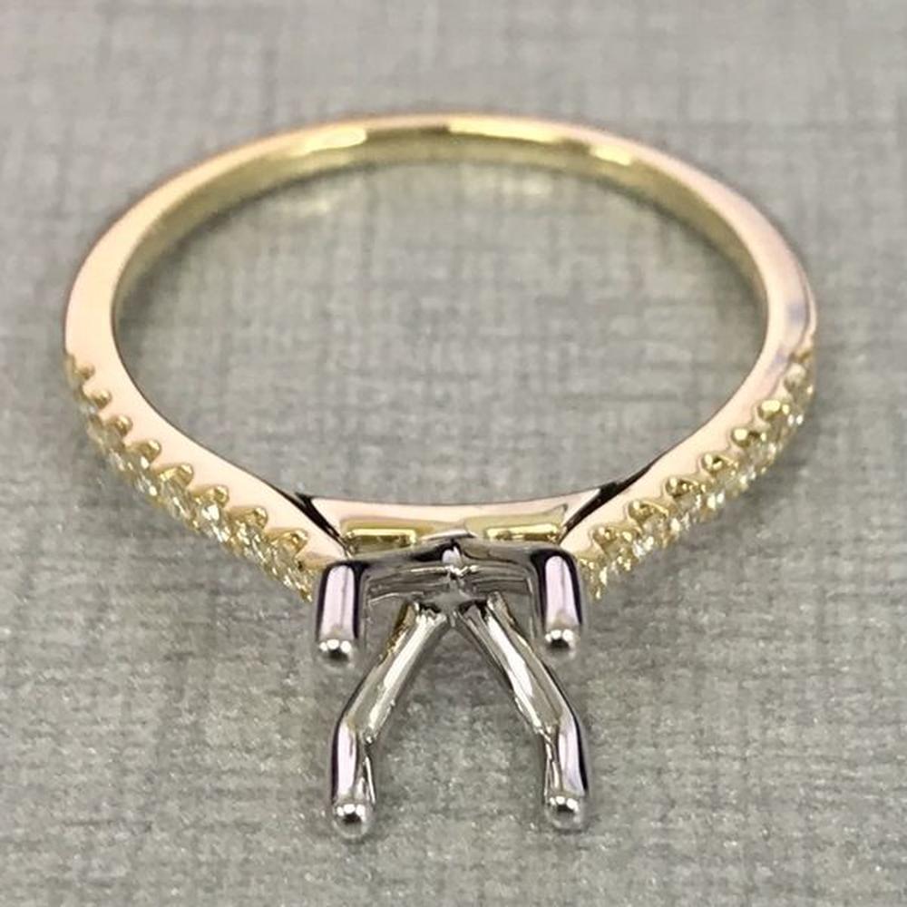 Roman & Jules - 14K Yellow Gold Diamond Band Ring with Micropavé Setting - 0.12 Carat Total Diamond Weight