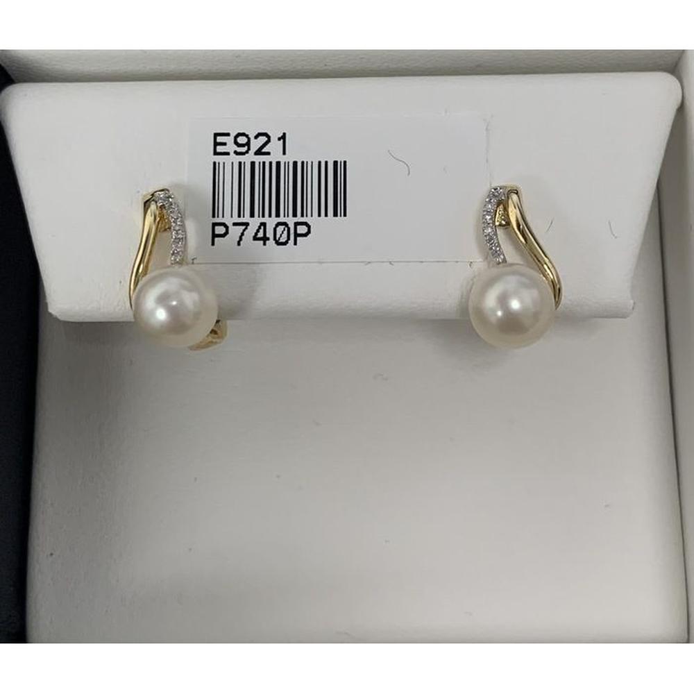 Roman & Jules - 14K Yellow Gold Earrings with 6mm Pearls and 0.03 Carat Round Diamonds