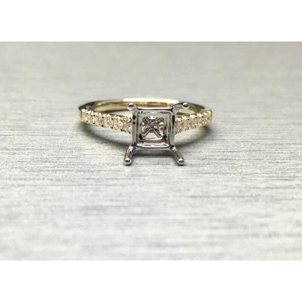 Roman & Jules - 14K Yellow Gold Princess Cut Diamond Ring with Round Diamonds - 0.28 Carat Total Diamond Weight