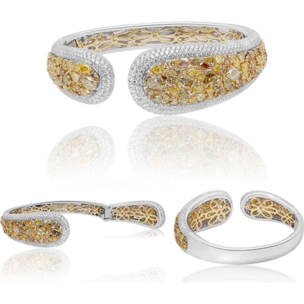 Roman & Jules - 18K White and Yellow Gold Bangle with 3.32 Carat Fancy Yellow Diamond Cluster