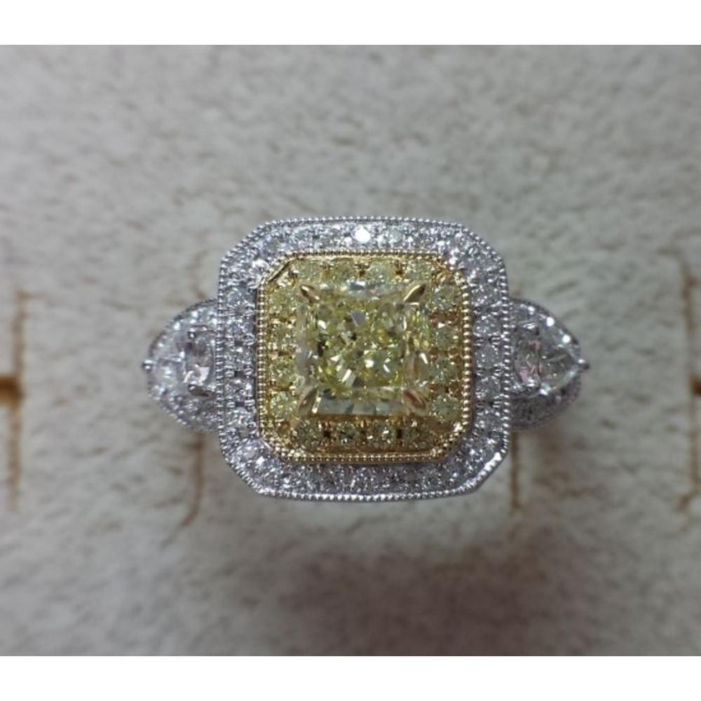 Roman & Jules - 18K White and Yellow Gold Cushion Cut Fancy Yellow Diamond Halo Ring - 1.03 Carat Total Diamond Weight