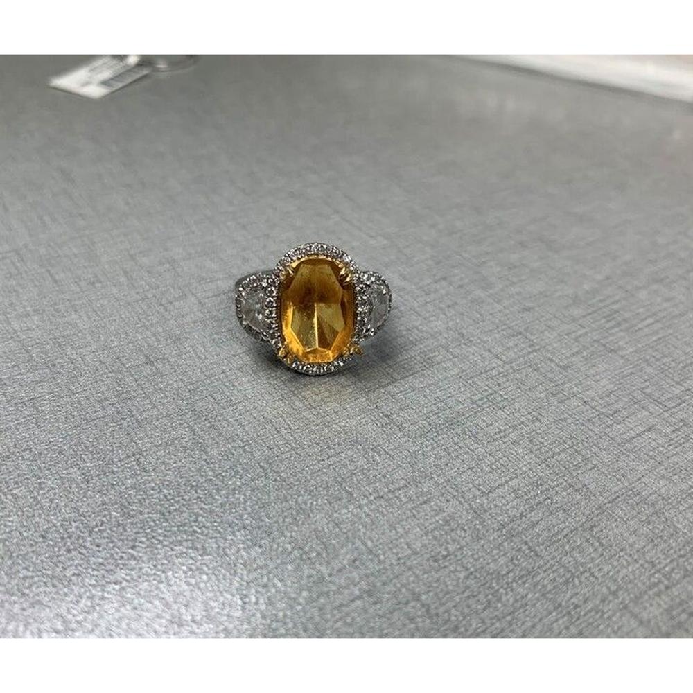 Roman & Jules - 18K White and Yellow Gold Fancy Yellow Diamond Ring with Round Diamond TS Halo - 1.21 Carat Total Diamond Weight