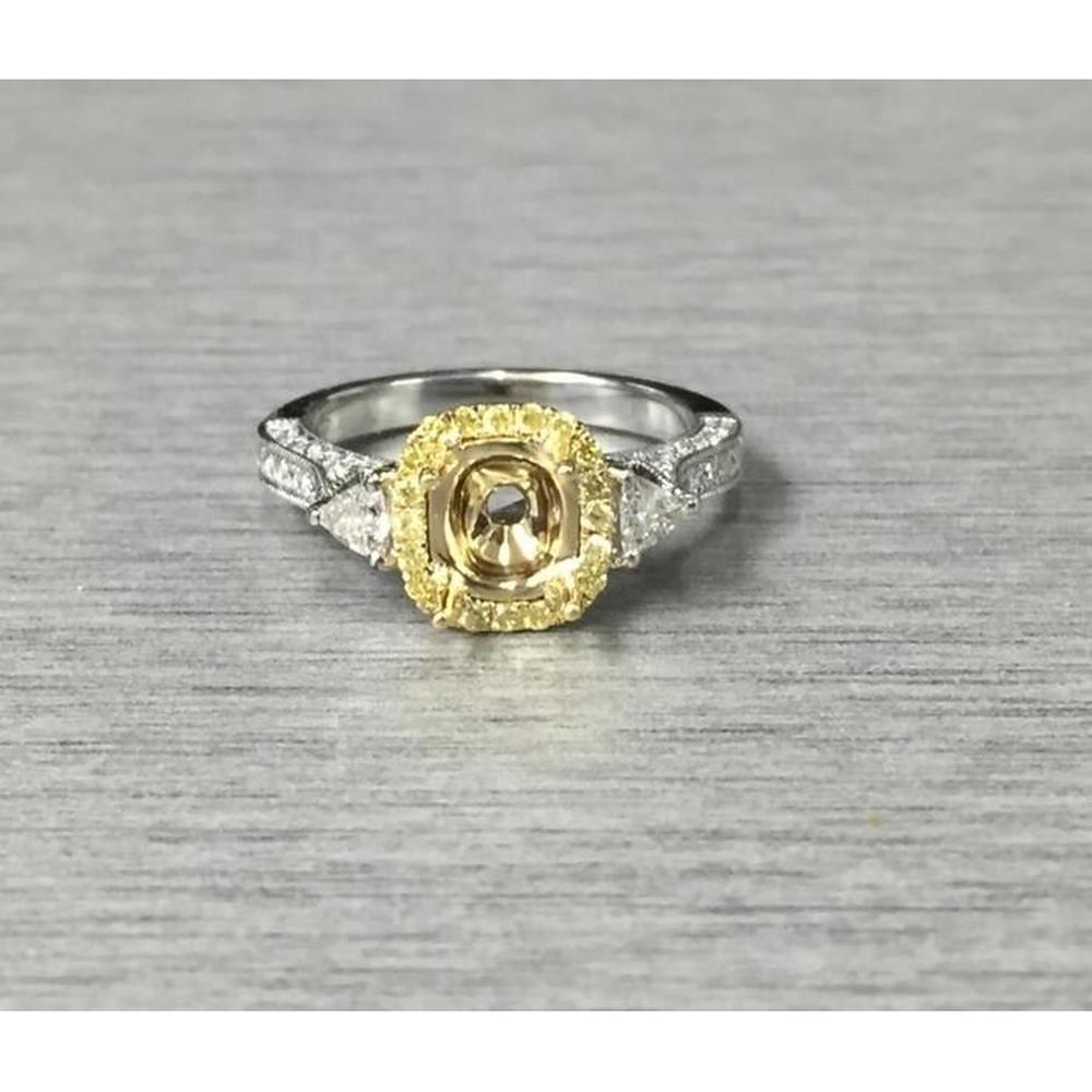Roman & Jules - 18K White and Yellow Gold Fancy Yellow Diamond Ring with Round White Diamonds - 0.40 Carat Total Diamond Weight