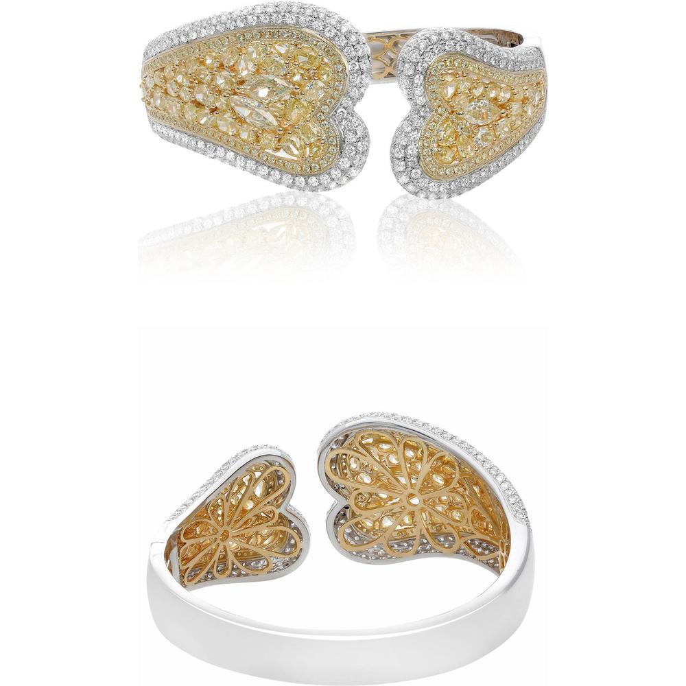 Roman & Jules - 18K White and Yellow Gold Heart-Shaped Diamond Cluster Bangle with Fancy Yellow and Round Diamonds - 6.61 Carat Total Diamond Weight
