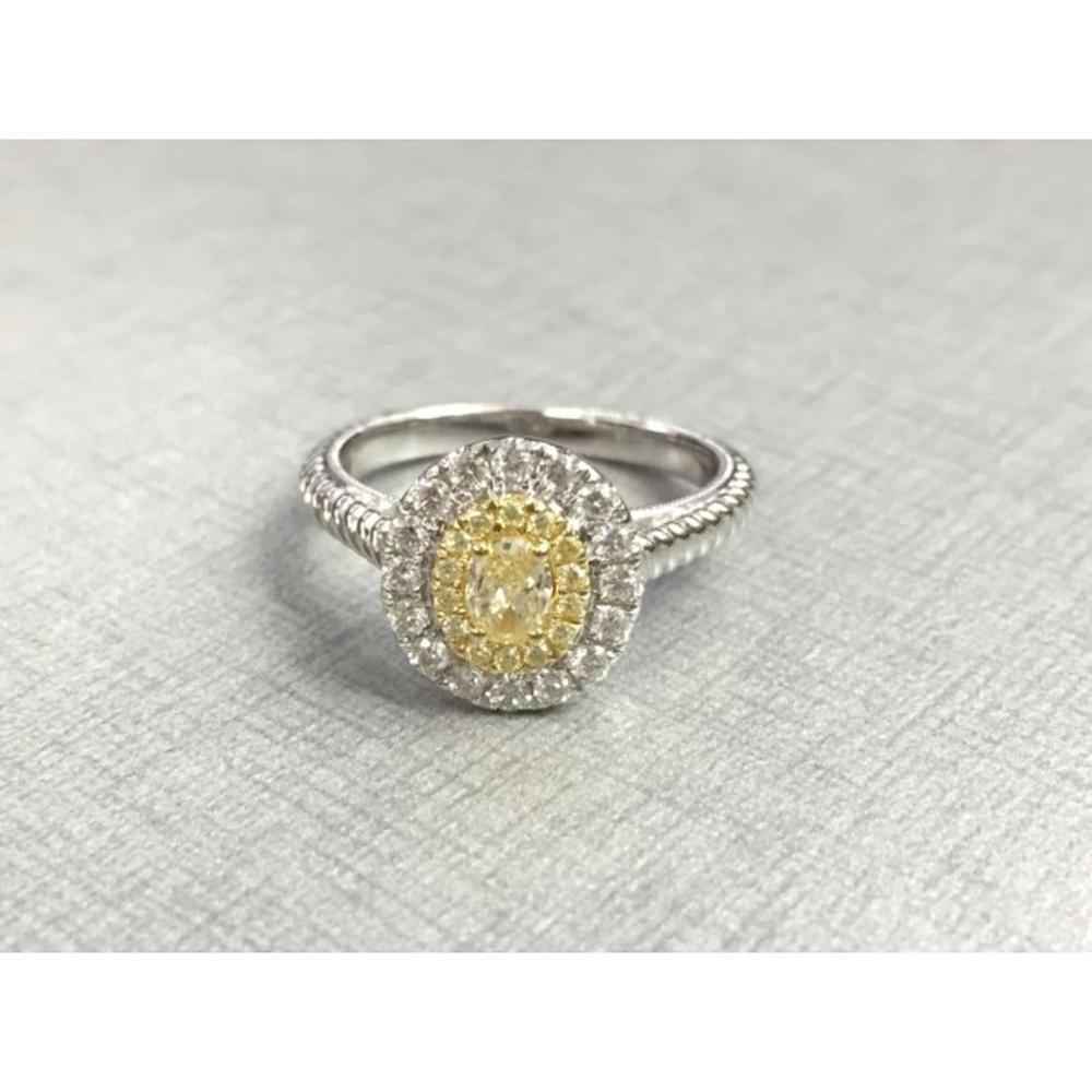 Roman & Jules - 18K White and Yellow Gold Oval Fancy Yellow Diamond Halo Ring with Round Diamonds - 0.52 Carat Total Diamond Weight