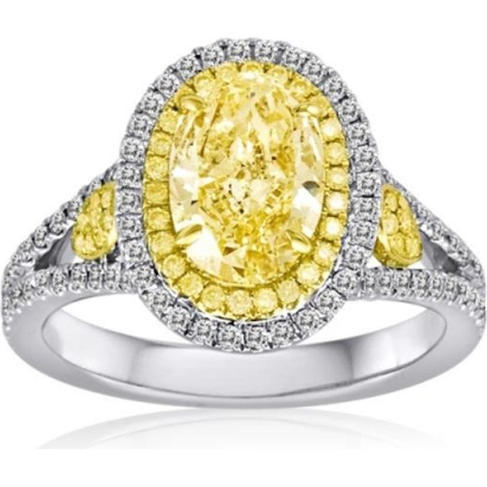 Roman & Jules - 18K White and Yellow Gold Oval Fancy Yellow Diamond Halo Ring with Round Diamonds - 1.62 Carat Total Diamond Weight