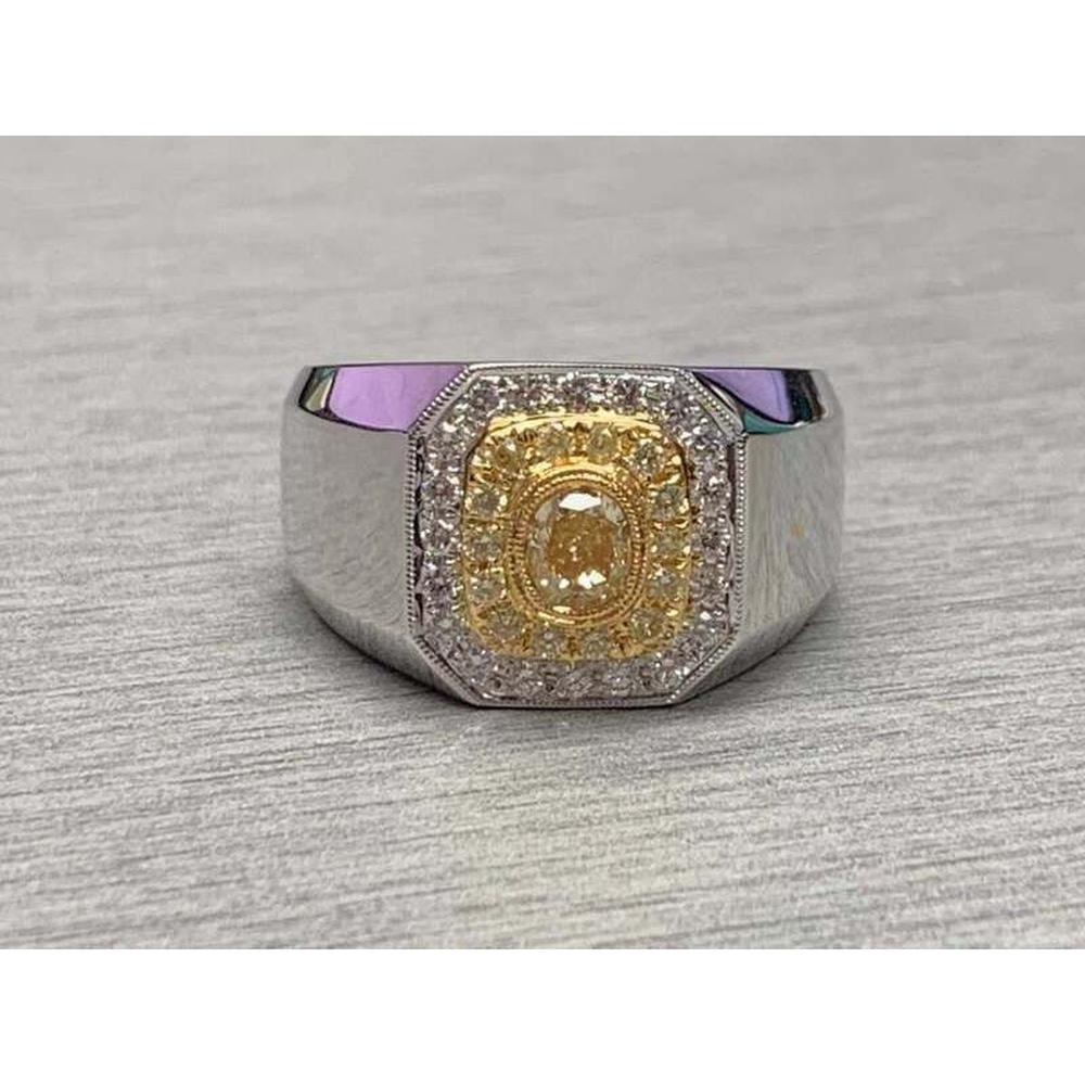 Roman & Jules - 18K White and Yellow Gold Oval Fancy Yellow Diamond Ring with Round Diamond Halo - 1.02 Carat Total Diamond Weight