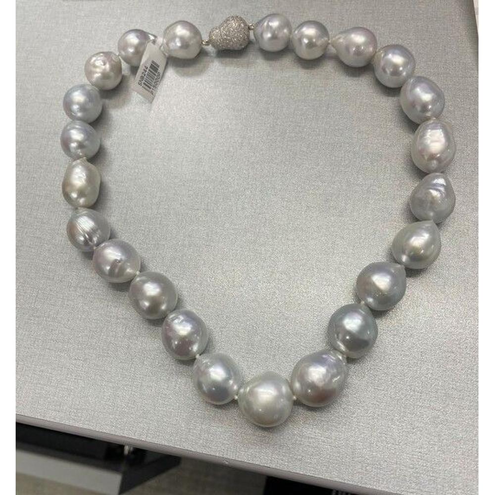 Roman & Jules - 18K White Gold Baroque Pearl Necklace with 2.00 Carat Round Diamond Accent