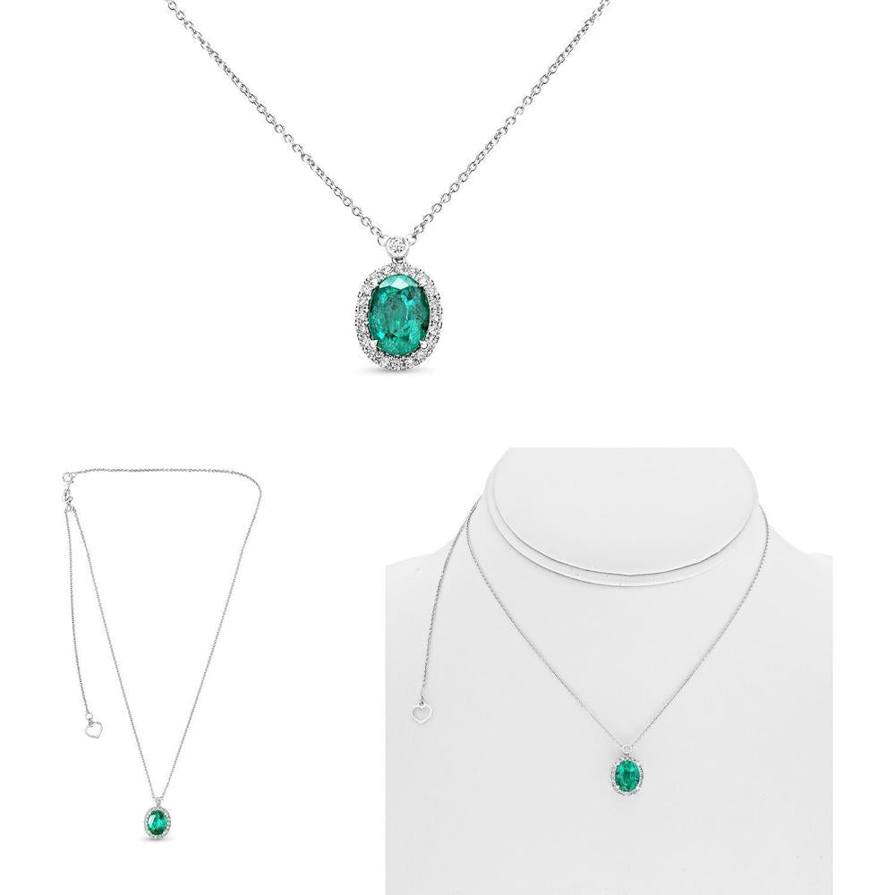 Roman & Jules - 18K White Gold Emerald Pendant Necklace with Diamond Halo - 1.78 Carat Total Gem Weight