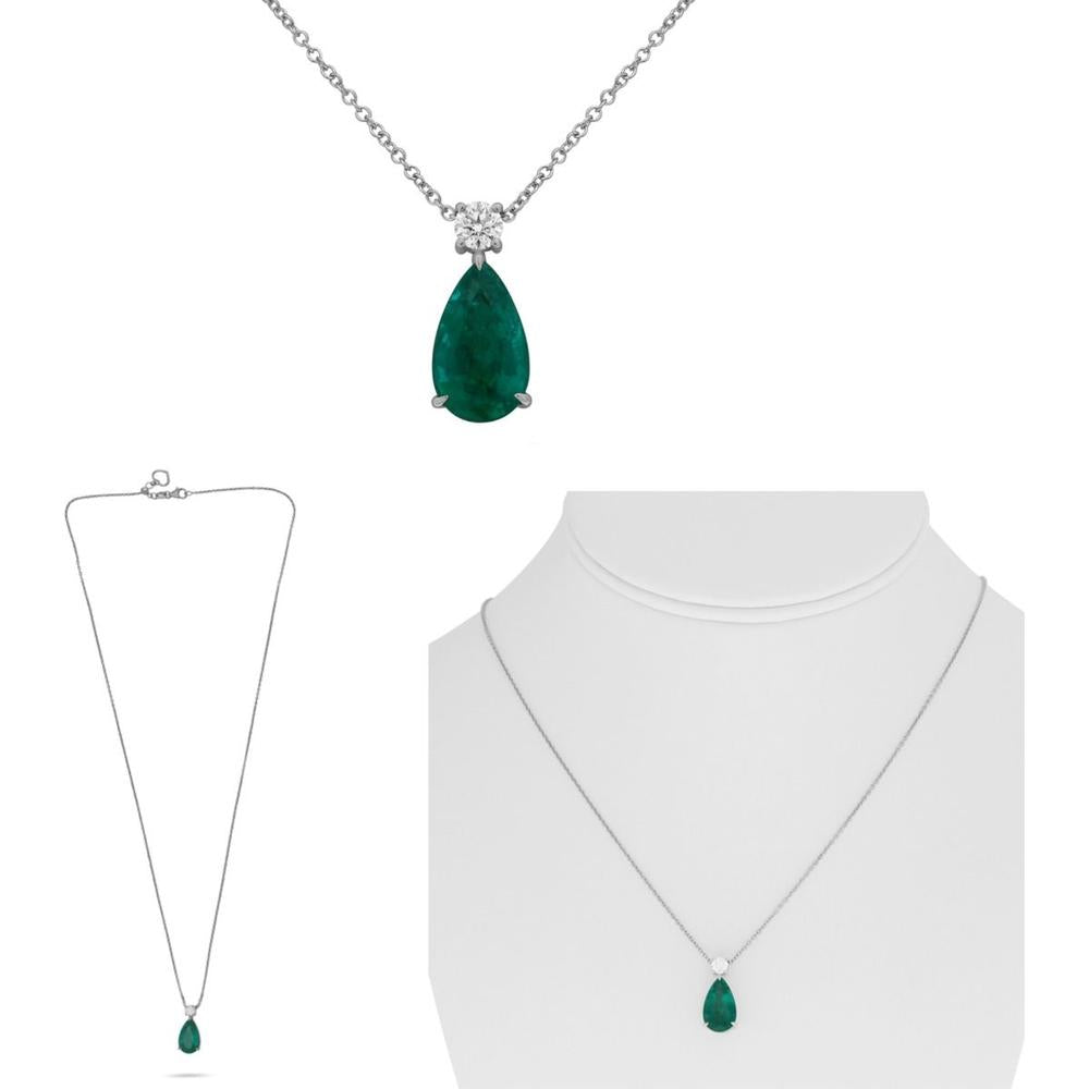 Roman & Jules - 18K White Gold Pear-Shape Emerald Drop Necklace with 0.19 Carat Round Diamonds and 3.32 Carat Emerald
