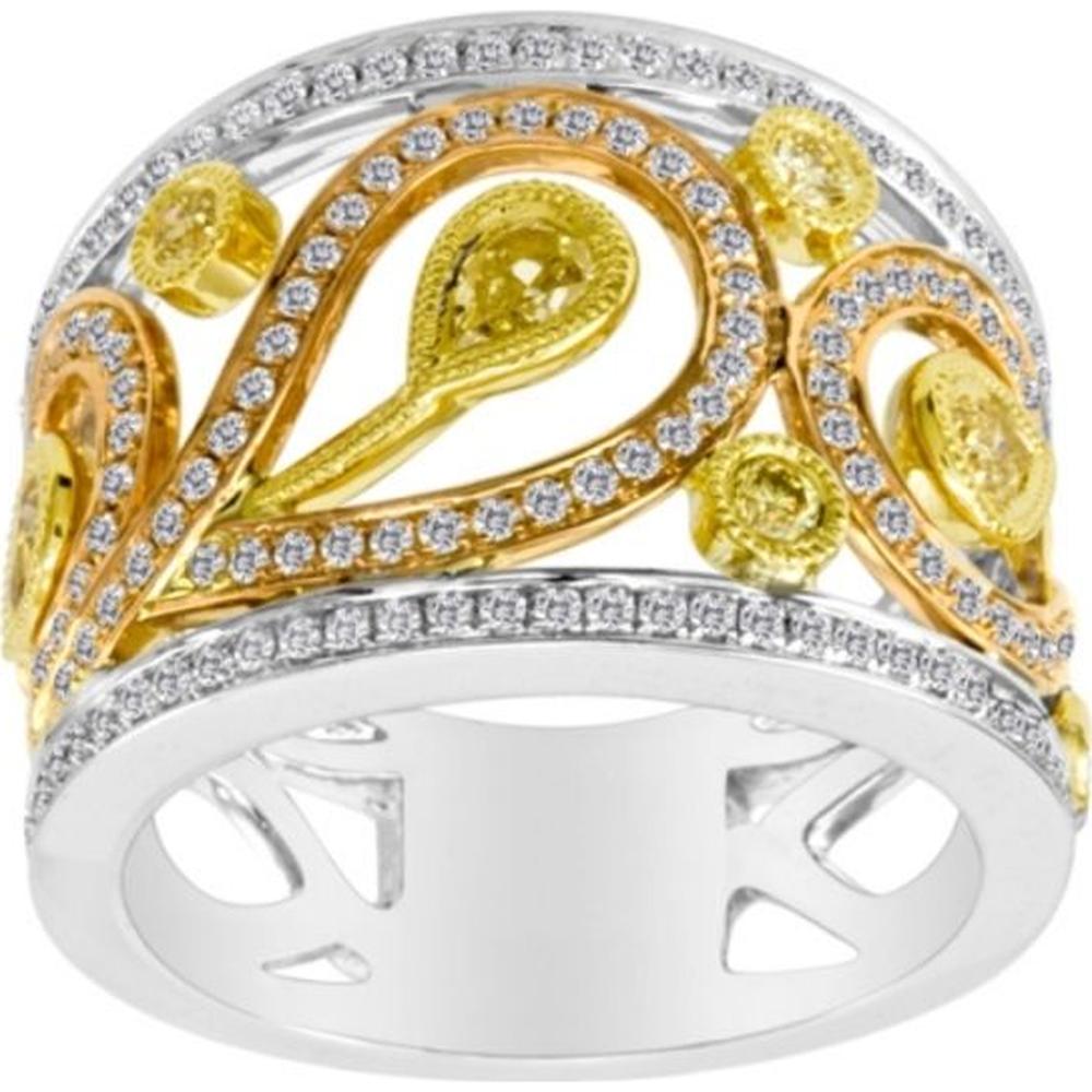 Roman & Jules - 18K White Gold Pear Shape Fancy Yellow Diamond Ring with Round Diamonds - 1.08 Carat Total Diamond Weight