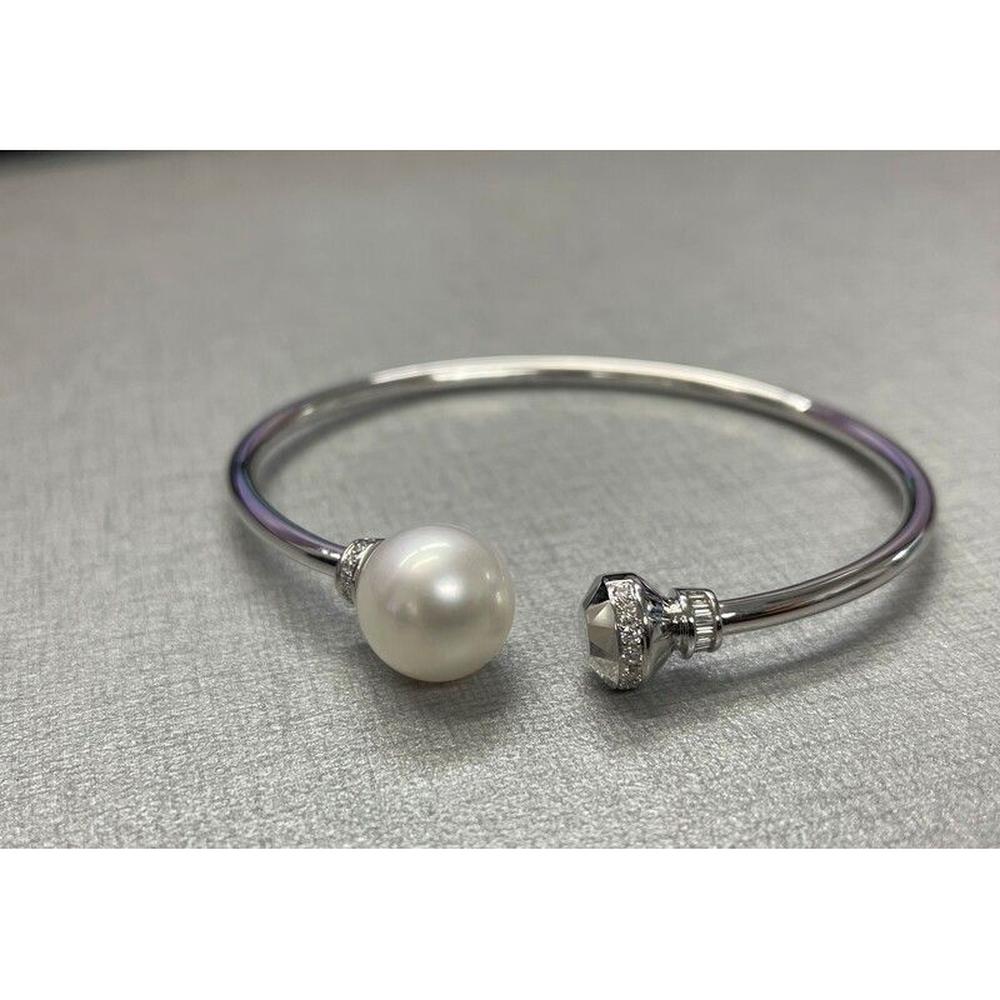Roman & Jules - 18K White Gold Pearl Bangle with 0.16 Carat Round Diamond