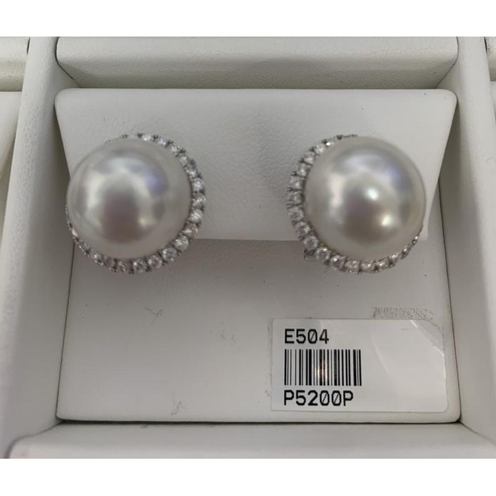 Roman & Jules - 18K White Gold Pearl Earrings with Round Diamonds - 0.87 Carat Total Diamond Weight