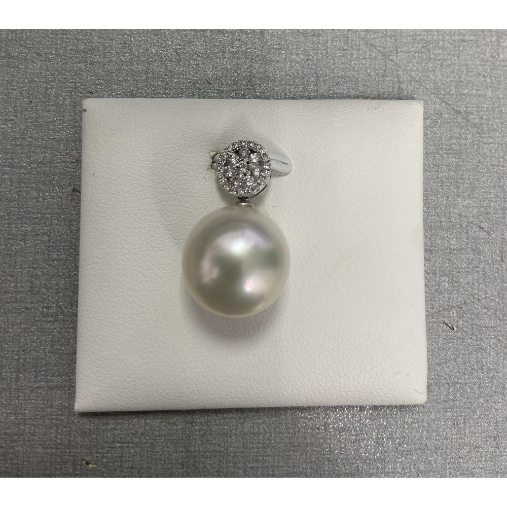 Roman & Jules - 18K White Gold Pendant with 14.5MM Pearl and 0.31 Carat Round Diamond Halo
