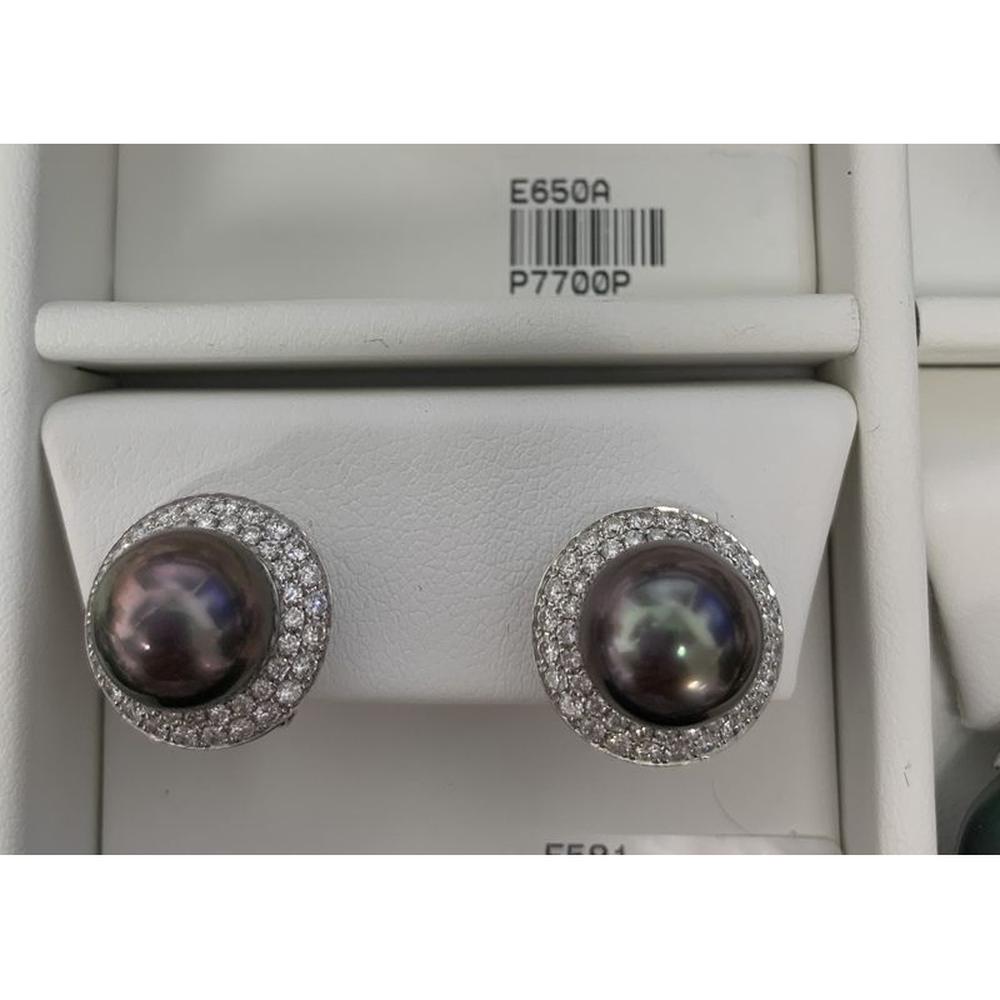 Roman & Jules - 18K White Gold Stud Earrings with 10.1mm Pearls and Round Diamond Halo - 1.41 Carat Total Diamond Weight