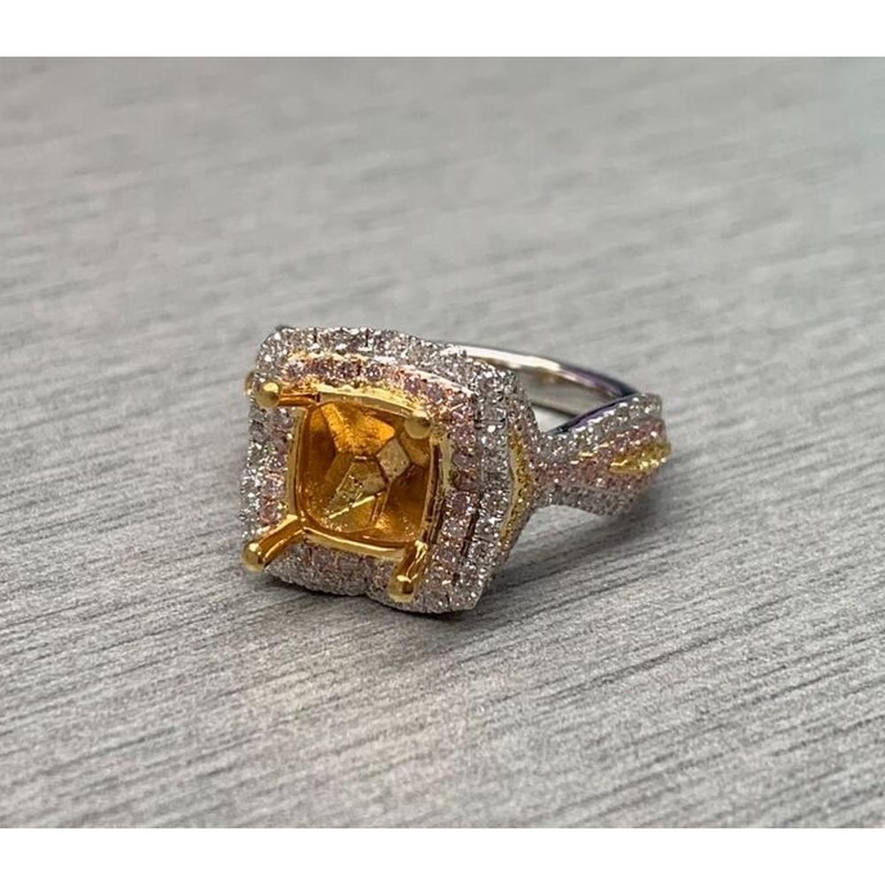 Roman & Jules - 18K Yellow Gold Cushion Fancy Yellow Diamond Ring with Round Diamonds and Pink Diamonds - 1.00 Carat Total Diamond Weight