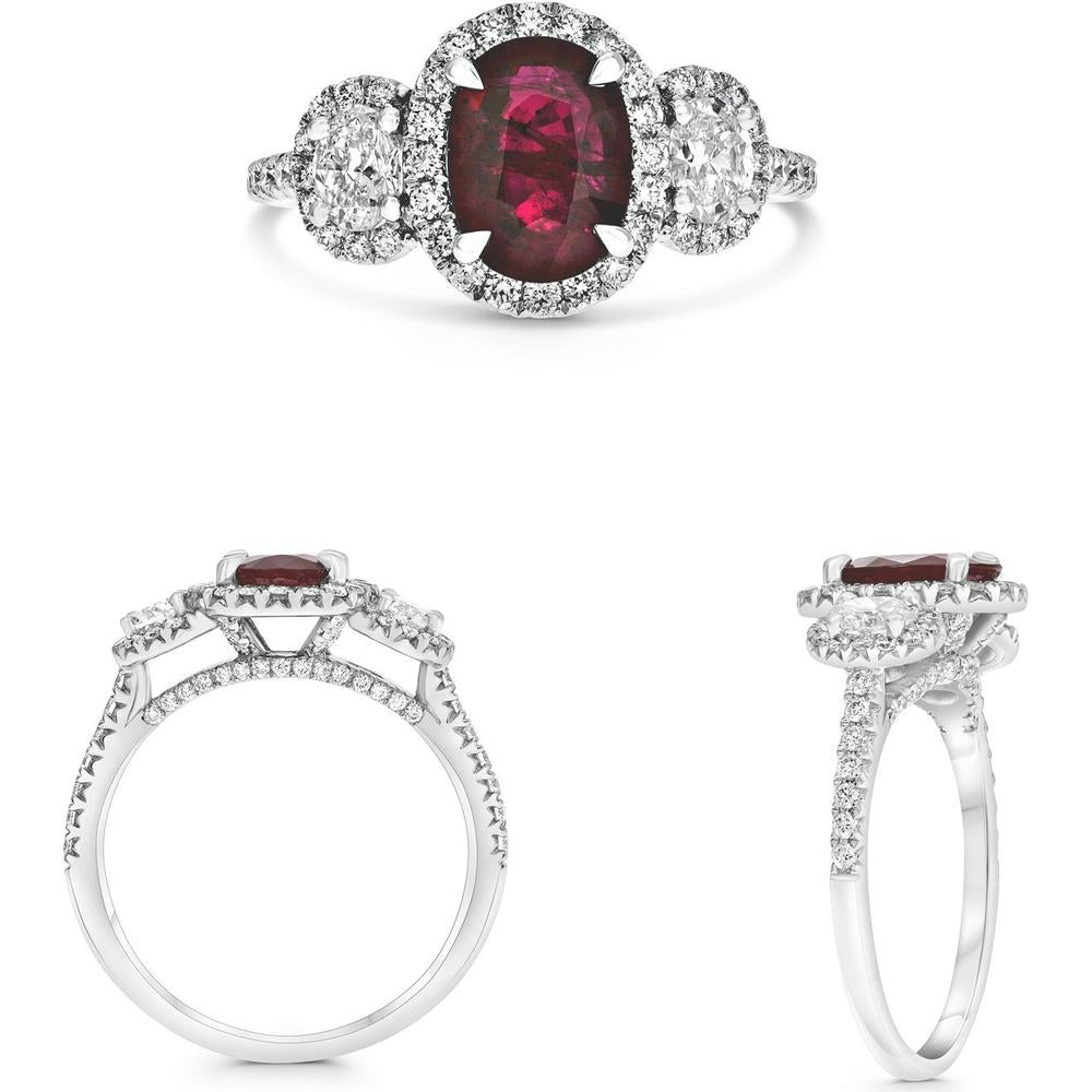 Roman & Jules - 18K Yellow Gold Oval Ruby Ring with Round Diamond Halo - 2.99 Carat Ruby, 0.54 Carat Diamond Weight