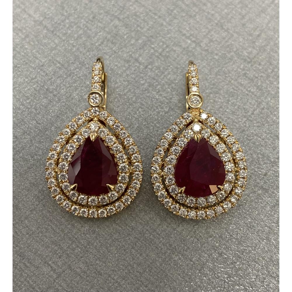 Roman & Jules - 18K Yellow Gold Pear Shape Ruby and Diamond Halo Earrings - 2.54 Carat Total Ruby Weight