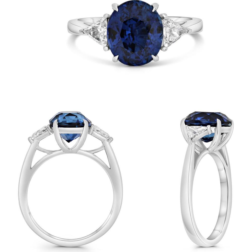Roman & Jules - Platinum Three-Stone Ring with 4.15 Carat Oval Sapphire and 0.33 Carat Triangle Diamonds