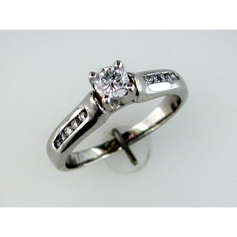 Royal 14K White Gold Diamond Engagement Ring - Timeless Elegance and Sophisticated Style