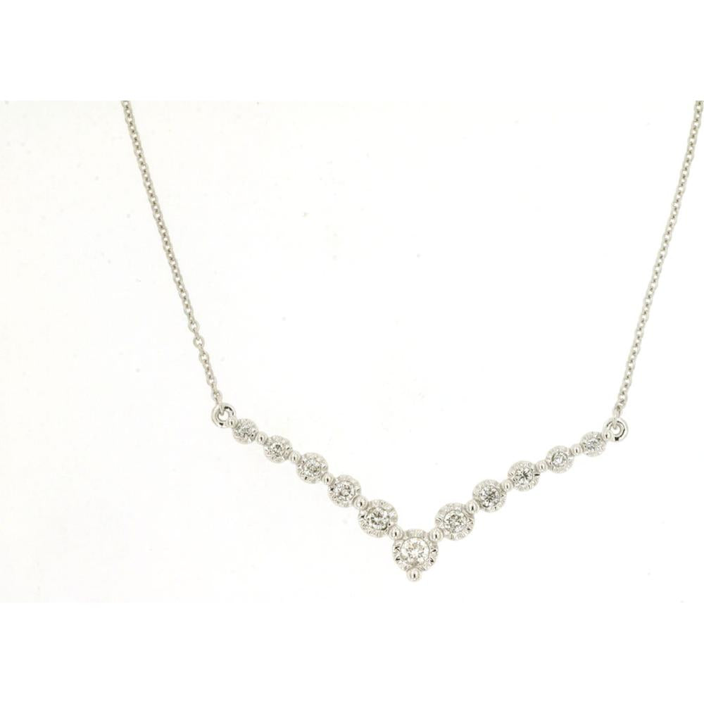 Royal 14K White Gold Diamond Necklace with Graduated Round Diamonds - 0.24 Carat Total Diamond Weight