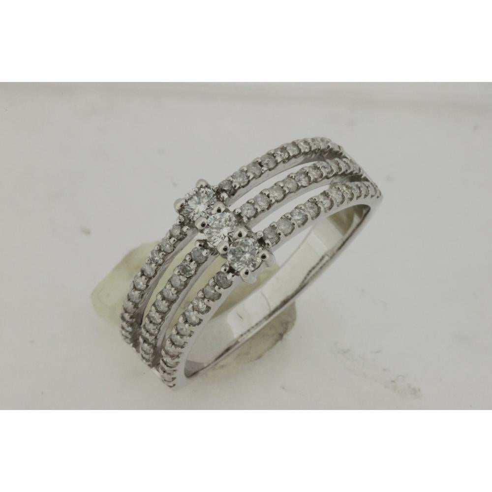 Royal 14K White Gold Diamond Ring - 0.60 Carat Round Diamond - Timeless Elegance