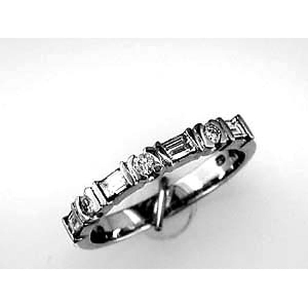 Royal 14K White Gold Diamond Wedding Band - Timeless Elegance and Sparkling Brilliance