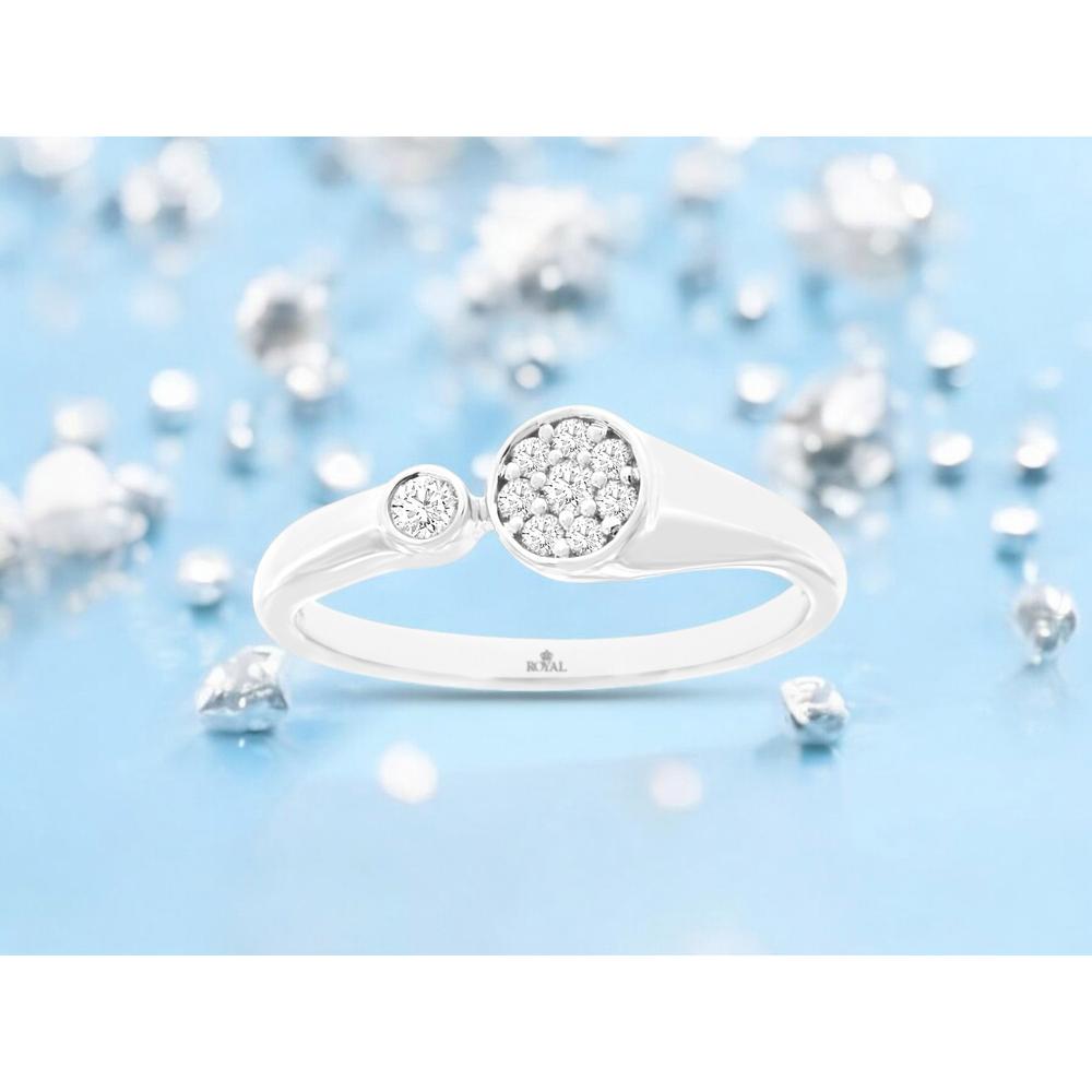 Royal 14K White Gold Diamond Wedding Band with 0.17 Carats Round-Cut Solitaire and Floral Cluster Diamonds