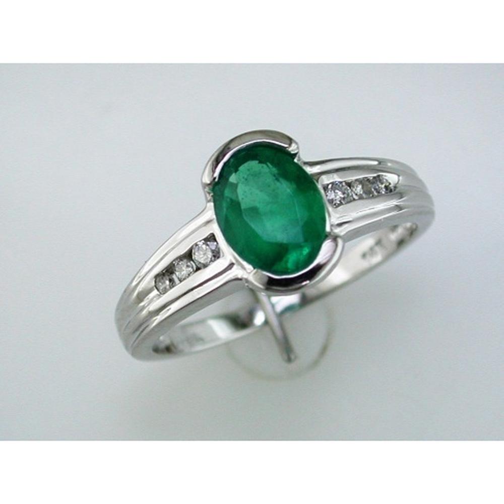 Royal 14K White Gold Emerald & Diamond Ring - Timeless Elegance and Symbol of Love