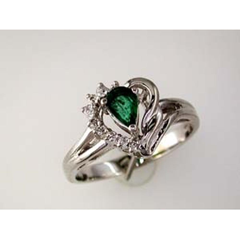 Royal 14K White Gold Heart-Shaped Emerald and Diamond Ring - Timeless Love