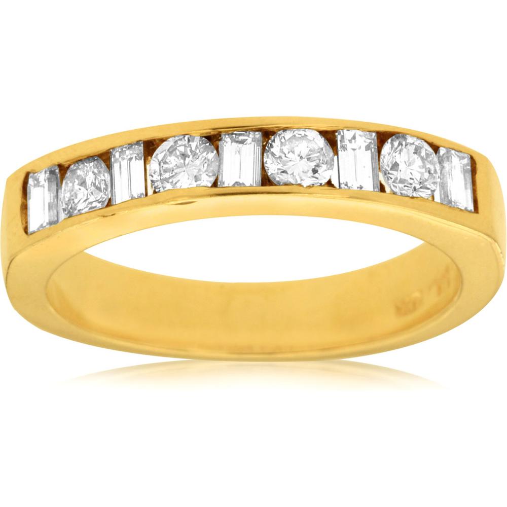Royal 14K Yellow Gold Diamond Wedding Band - Timeless Elegance in Every Detail