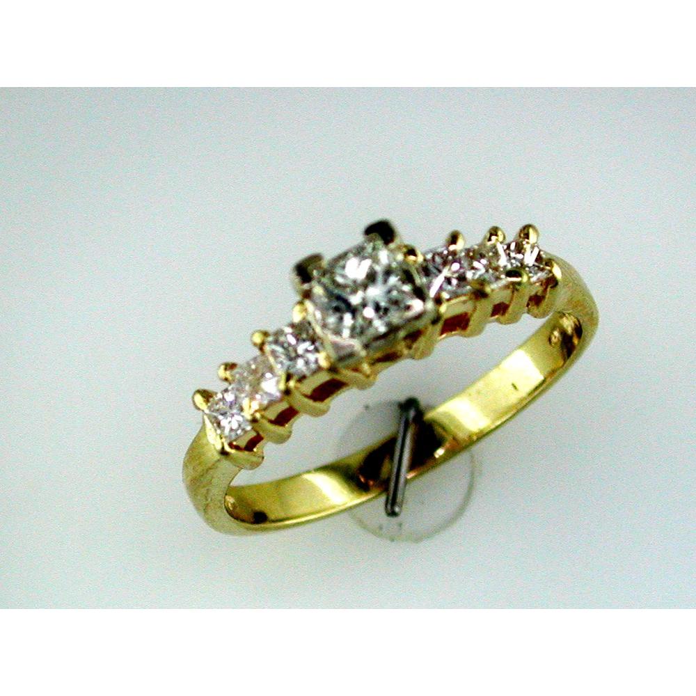 Royal 14K Yellow Gold Princess Cut Diamond Engagement Ring - 0.85 Carat Total Diamond Weight