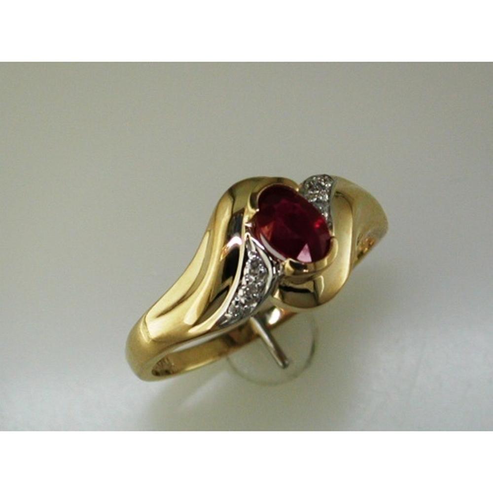 Royal 14K Yellow Gold Ruby & Diamond Ring - Exquisite Elegance in Every Detail