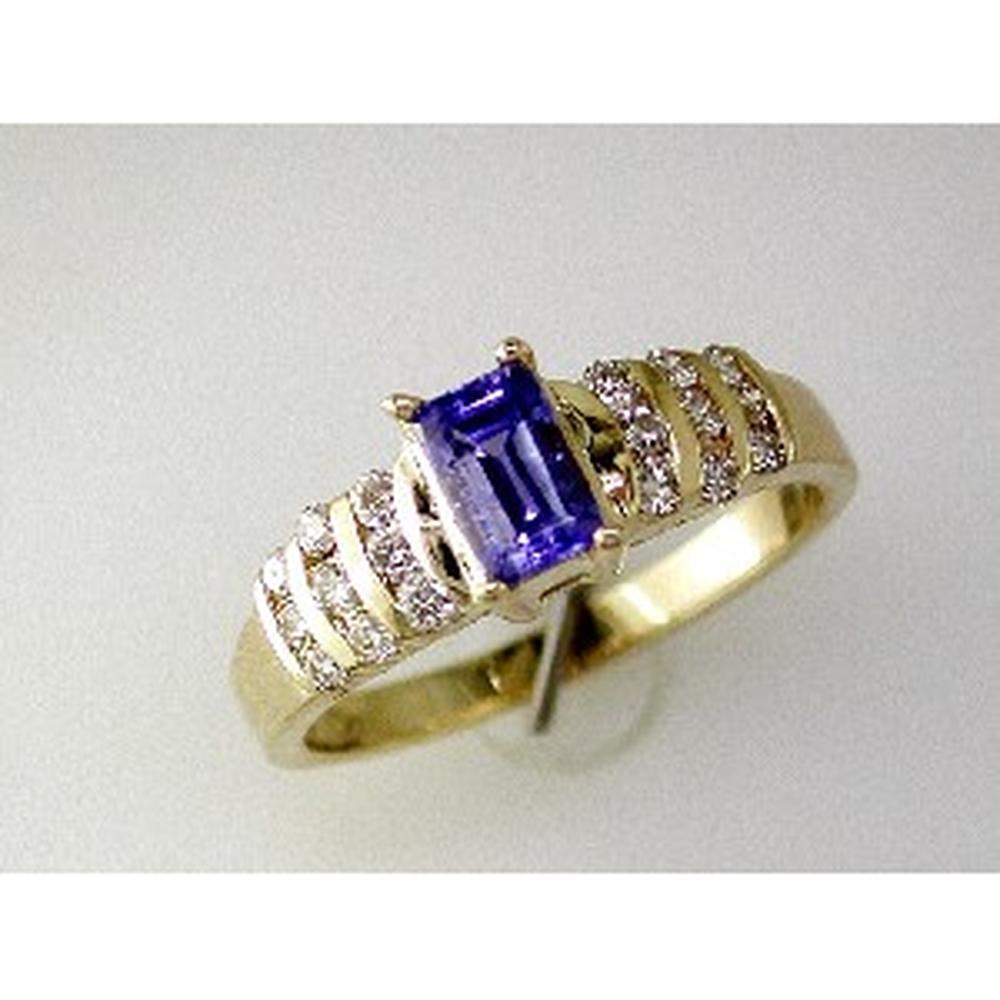 Royal 14K Yellow Gold Tanzanite and Diamond Ring - Exquisite Elegance