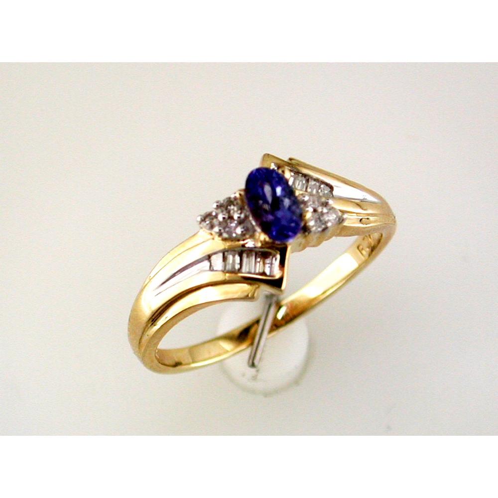 Royal 14K Yellow Gold Tanzanite & Diamond Ring - Exquisite Elegance
