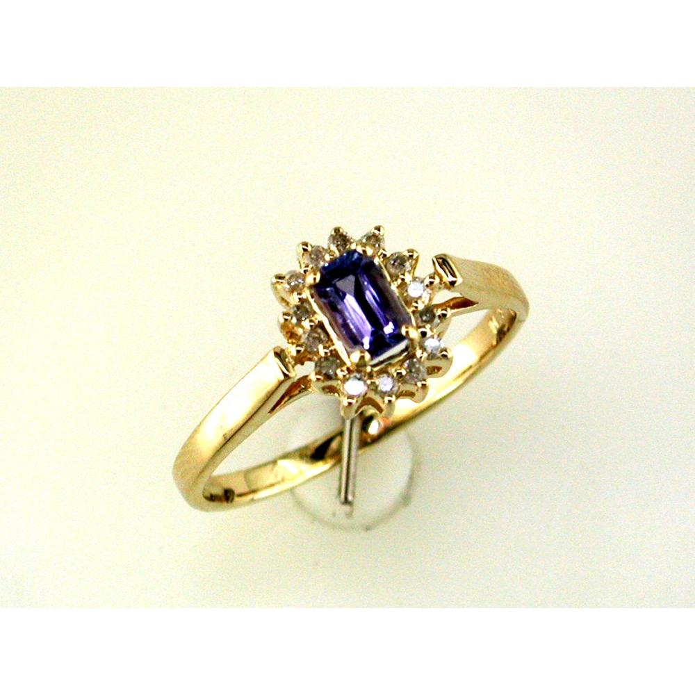 Royal 14K Yellow Gold Tanzanite & Diamond Ring - Timeless Elegance