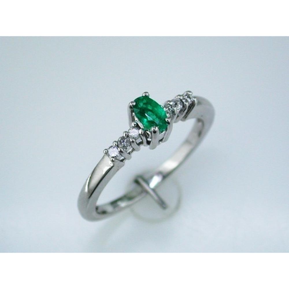 Royal Elegant 14K White Gold Emerald and Diamond Ring - Timeless Beauty