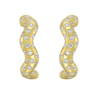 Ruchi New York - 18K Yellow Gold Circo Wavy Bezel-Set Diamond Hoop Earrings with 2.21 Carat Total Diamond Weight - 1 Inch