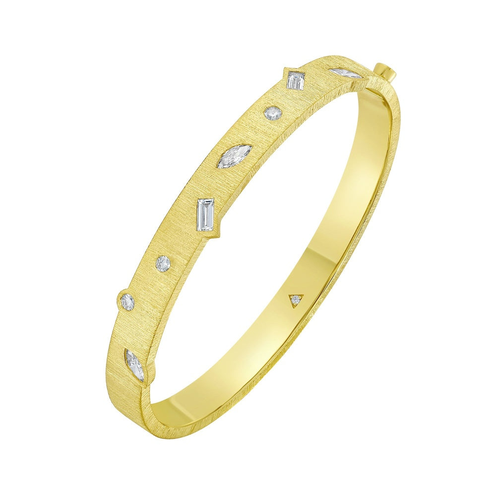 Ruchi New York - 18K Yellow Gold Éclat Bangle with Flush Set Mixed Shape White Diamonds - 1.05 Carat Total Diamond Weight