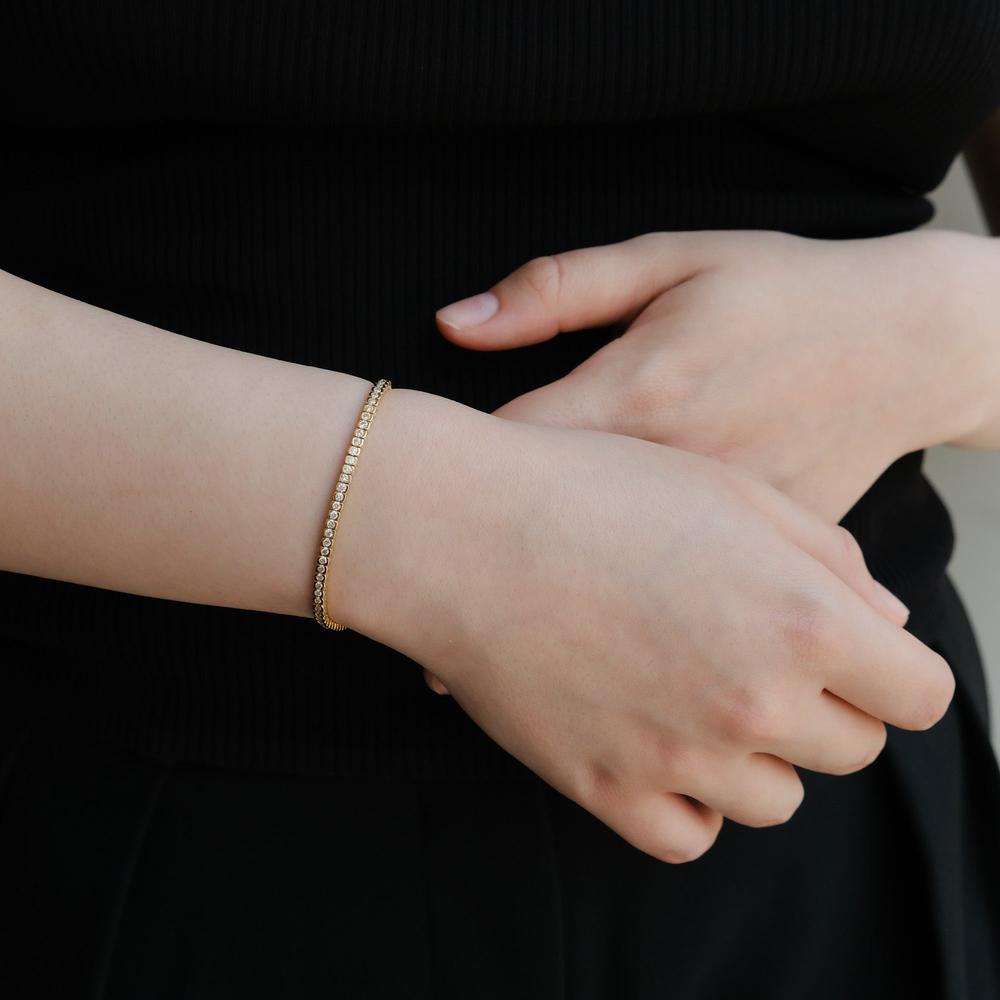 Ruchi New York - Ara Tennis Bracelet in 18K Yellow Gold