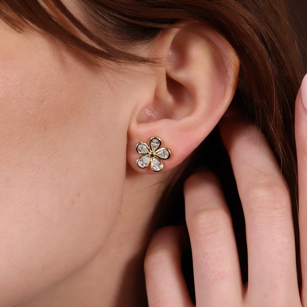 Ruchi New York - Bloom Diamond Floral Stud Earrings in 18K Yellow Gold - Ruchi New York