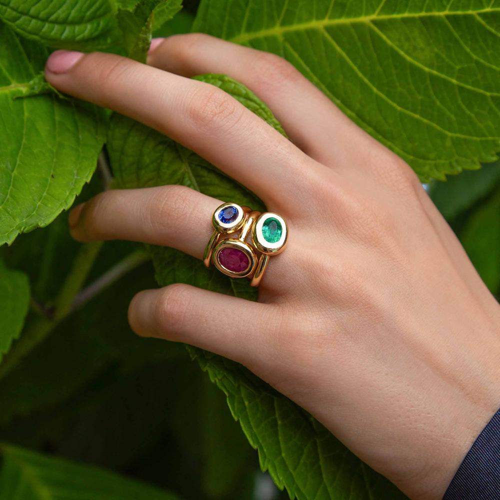 Ruchi New York - Cecily Blue Sapphire Bezel Ring in 18K Yellow Gold